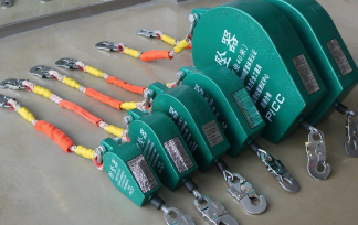 慢鏡頭下的高空速差器鋼絲繩回收過程