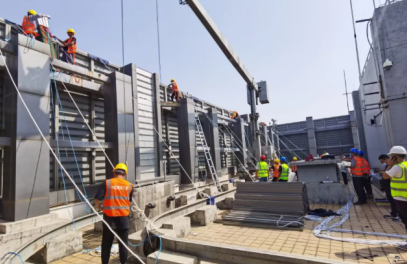 安全鉤保護石家莊夜景亮化工人的人身安危